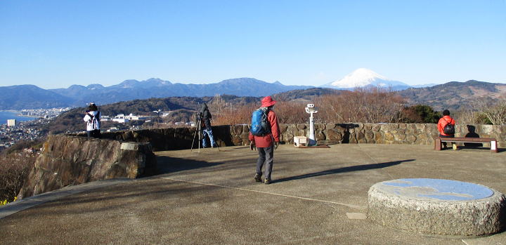 左端は小田原方面～相模湾