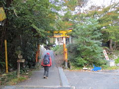 清滝集落を抜ける