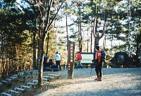 閑散とした深田記念公園(下山時に撮影) 閑散とした深田記念公園(下山時に撮影)