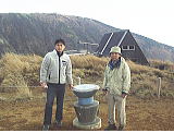 烏尾山荘の奥の山は三ノ塔 烏尾山荘の奥の山は三ノ塔