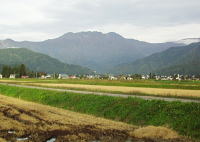 六日町盆地から八海山を望む 六日町盆地から八海山を望む