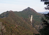 登路の稜線から眺めた御殿山 登路の稜線から眺めた御殿山