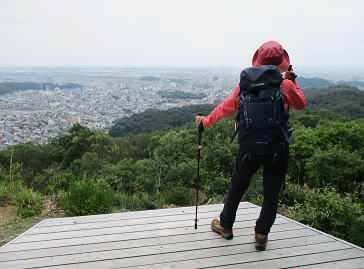 �R���̓쑤�����̓W�]��