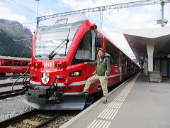 ���E��Y�̃x���j�i��