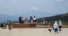 背後霊のような富士山