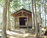 山頂直下に位置する両神神社奥社 山頂直下に位置する両神神社奥社