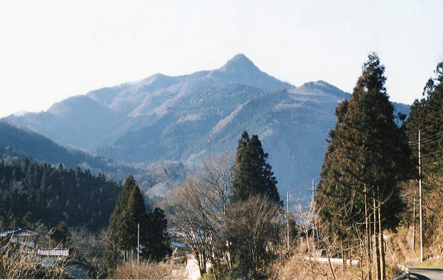 西上州の槍ヶ岳ともいわれている小沢岳 西上州の槍ヶ岳ともいわれている小沢岳