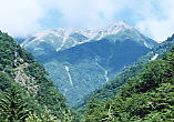 林道より赤石岳を望む 林道より赤石岳を望む
