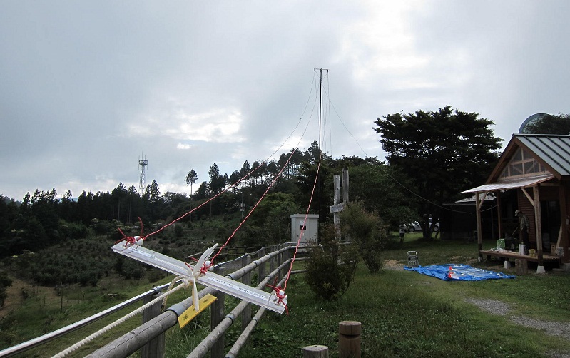 A sample of 136kHz Experiment 100 meter class umbrella type antenna