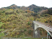 田浦橋から乳頭山を望む