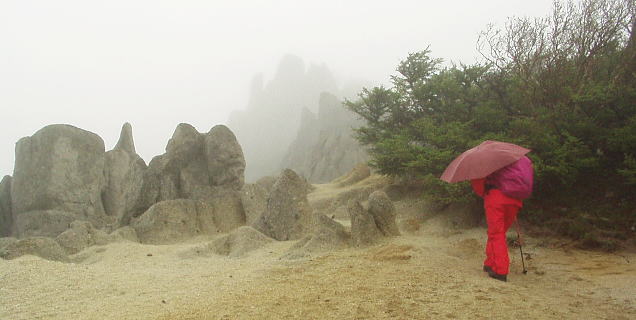 鳳凰三山は花崗岩の山でした