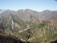 左から蛭ヶ岳、不動ノ峰、丹沢山