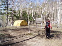 カマボコ型の避難小屋