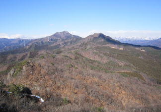 吾嬬（かづま）山1182mと薬師岳975m