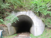 169mあるという暗いトンネル
