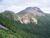 剣ヶ峰と茶臼岳（右）：熊見曽根付近から後日撮影