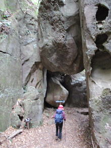 20m以上の大岩に四方を囲まれた空間