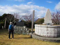 官軍塚展望台からの太平洋の眺望は雄大！