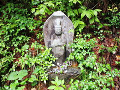動物（特に馬）への供養塔としての意味合いもある