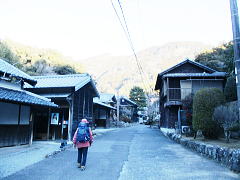 花沢の里から歩き始める