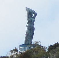 鴨川漁港付近から望遠レンズで撮りましたが･･･