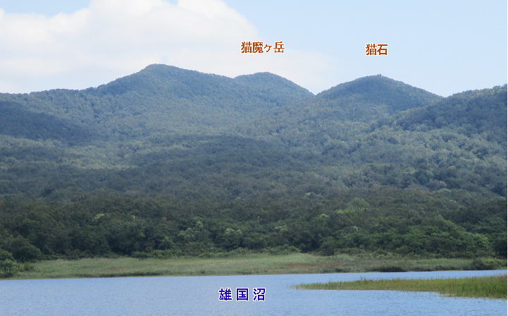 左奥は（地形図の）山名注記の無いピーク